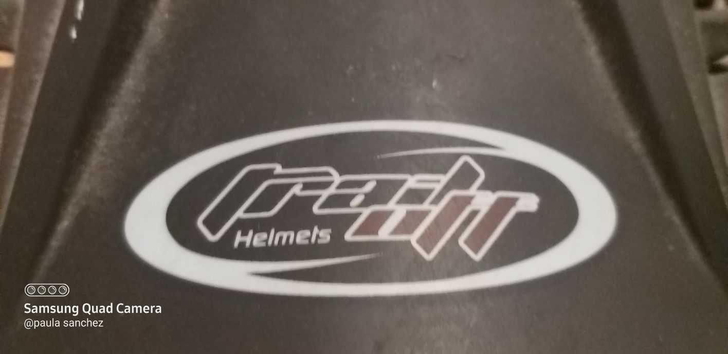 Capacete de BMX Monster usado em bom estado