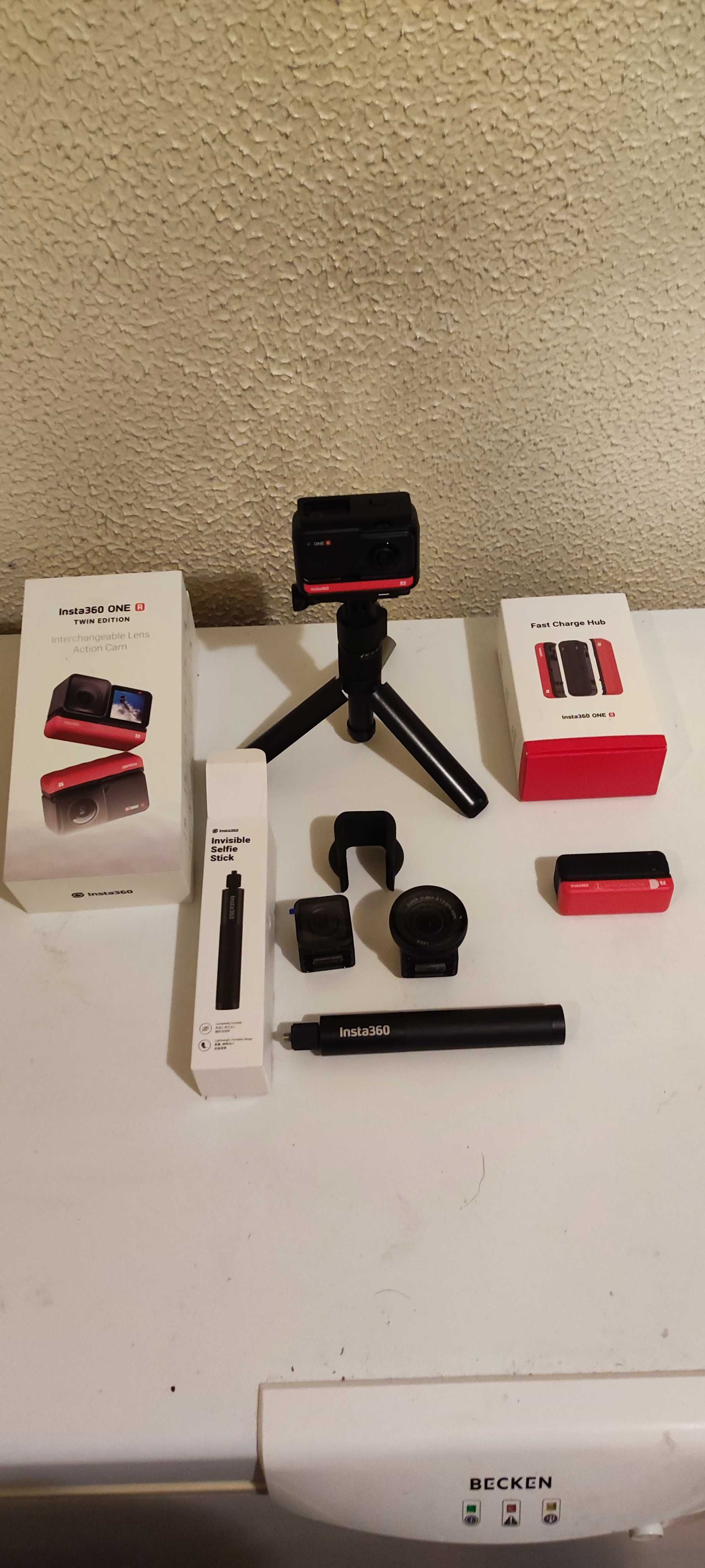 Insta360 ONE R Twin Edition + Extras