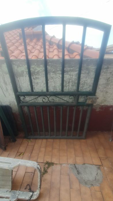 Vendo portão de ferro