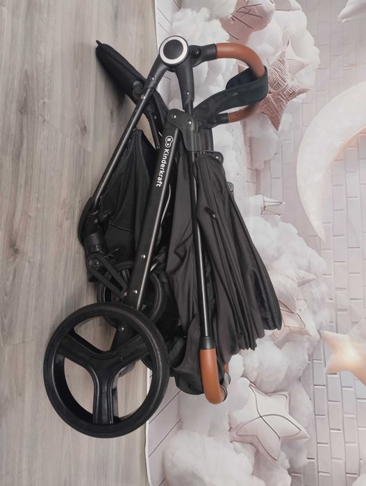 Wózek spacerowy Kinderkraft Grande Plus do 22 kg spacerówka stylowy