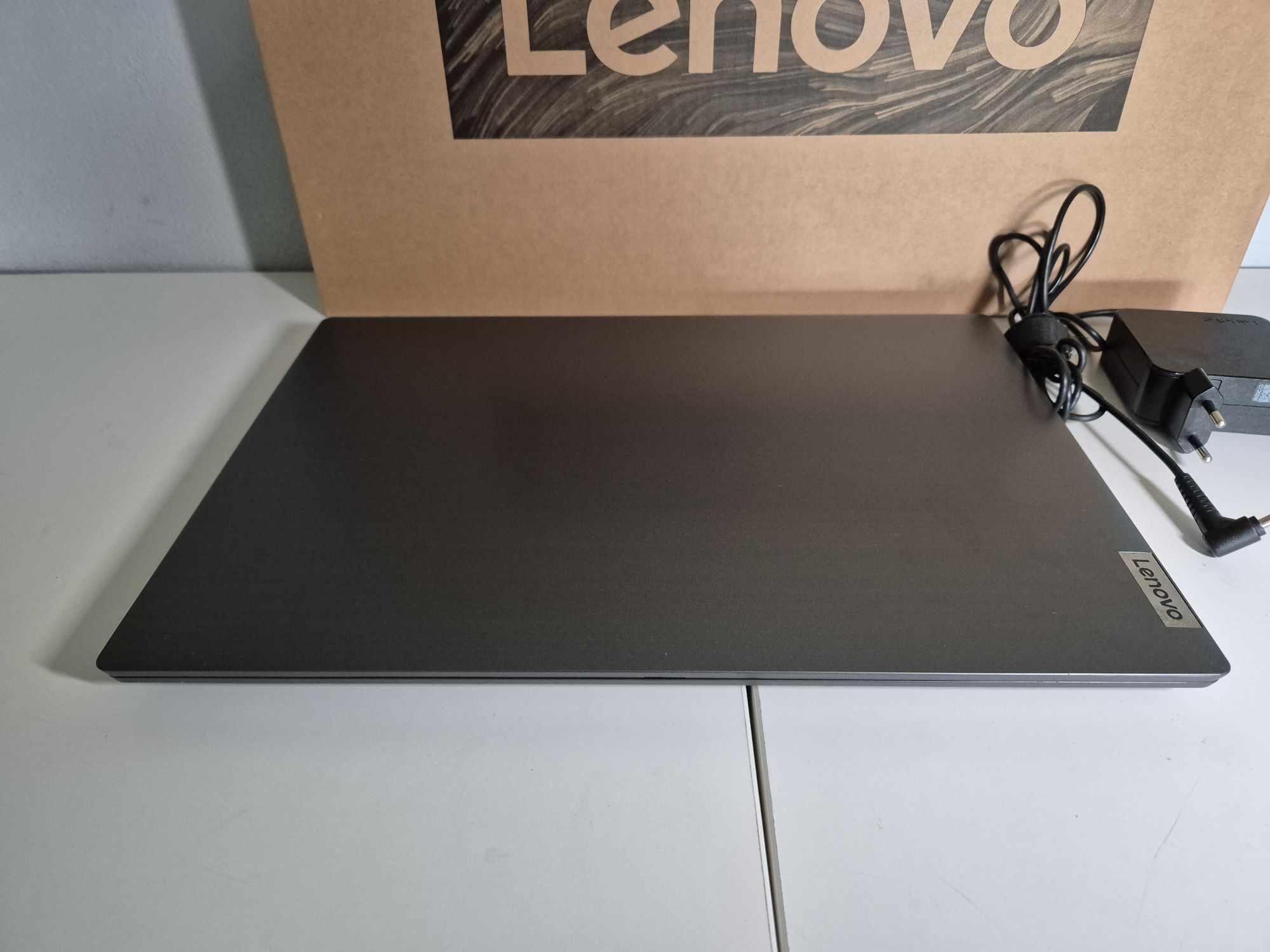 Laptop Lenovo v15 i5 10th gen