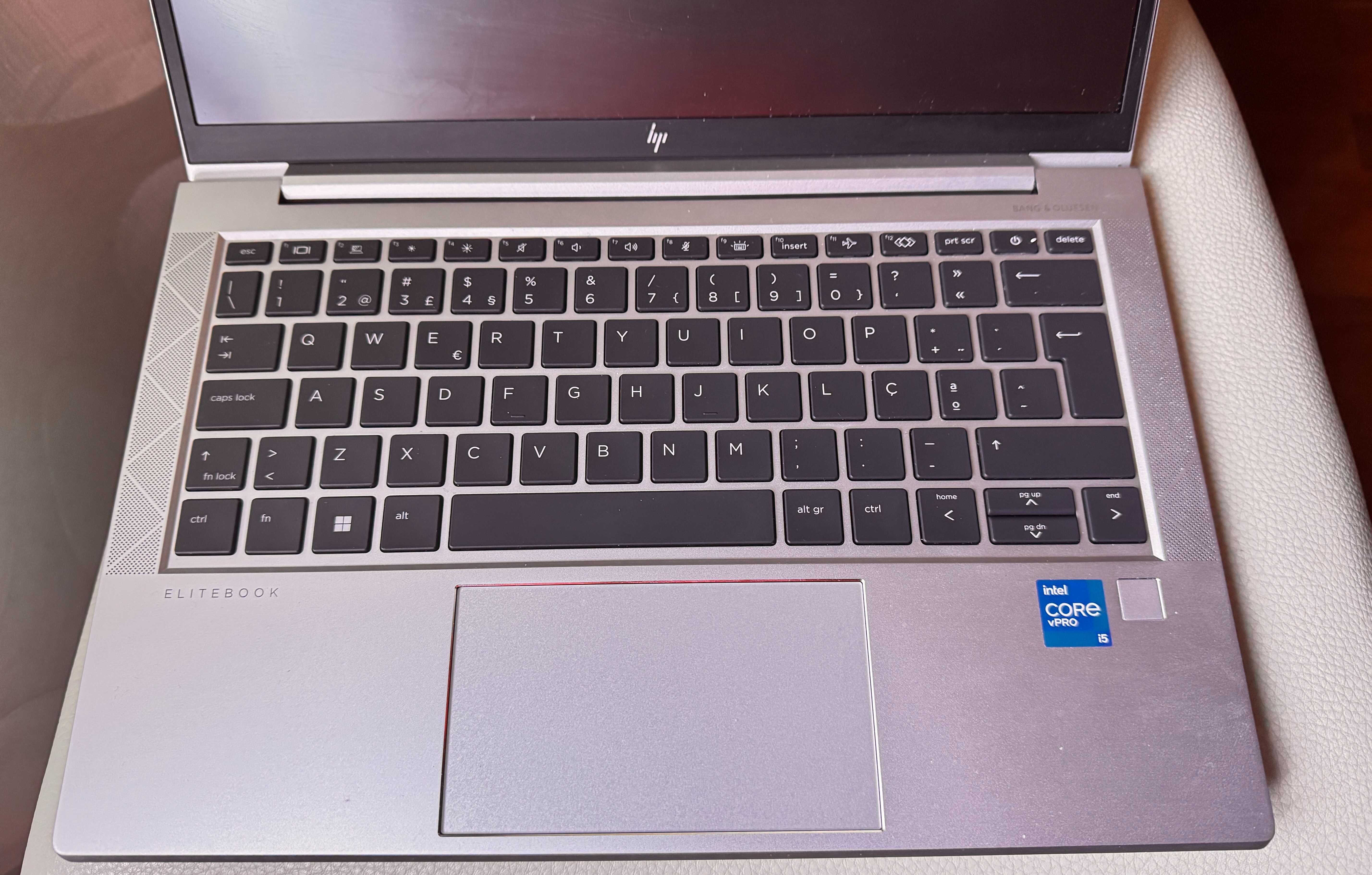HP Elitebook 830 G8 13.3"FullHD/i5-1145G7/16Gb Ram/Ssd 512Gb/Garantia