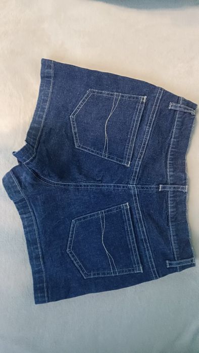 Нові джинсові шорти на дівчинку 12-14років