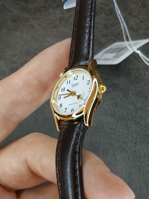 Годинник  Casio LTP-1094Q-7B5H Оригінал Гарантія Часы