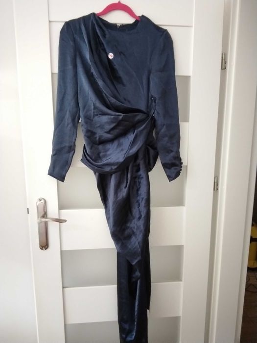 Sukienka wieczorowa maxi drapowana