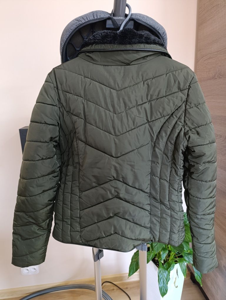 Kurtka puffer z wysokim kołnierzem CROPP S