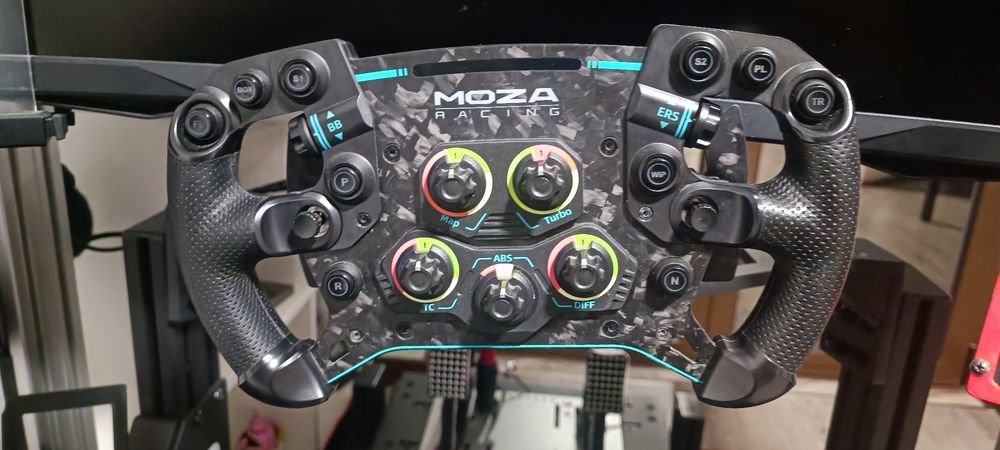Moza r12 e volante GS V2P