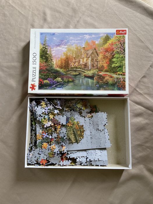 Puzzle 1500 Chatka nad jeziorem