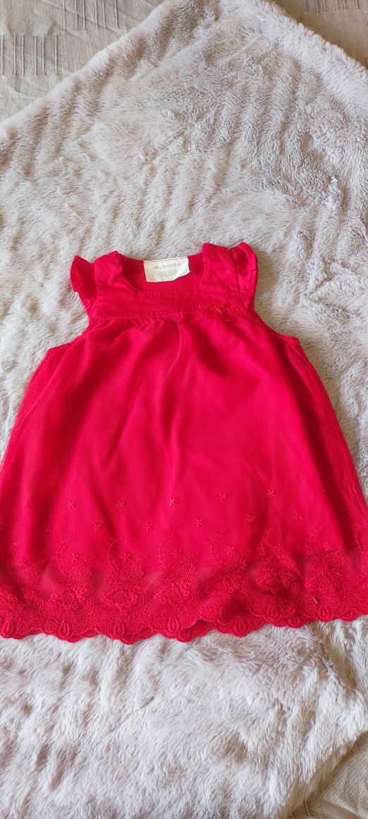 Червона сукня для найменших
