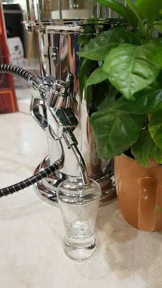 Prezent. Dystrybutor do alkoholu
