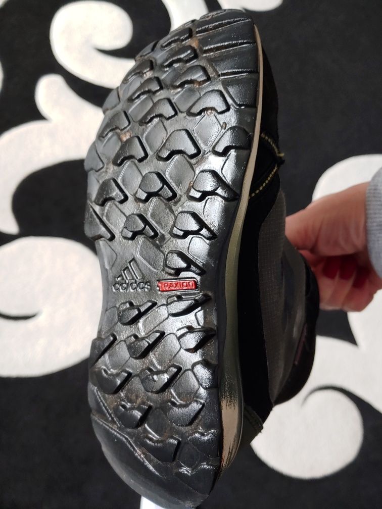 Ботинки adidas terrex.