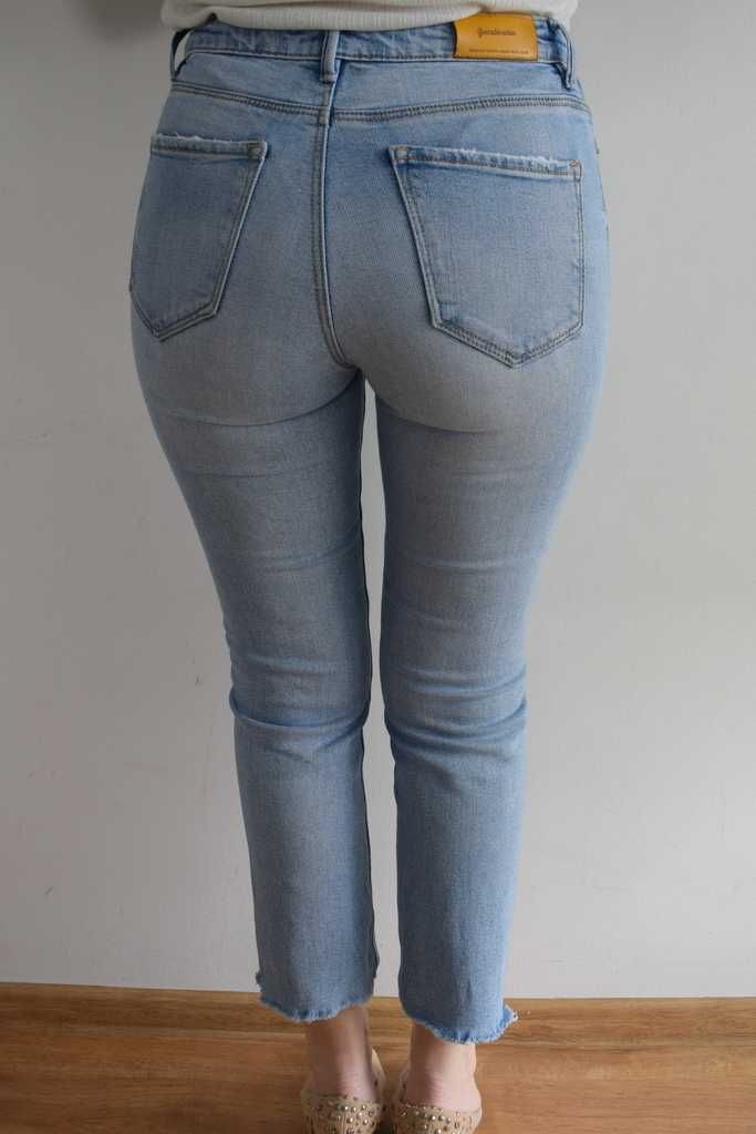 Stradivarius strzępione spodnie proste straight fit wysoki stan 36 s