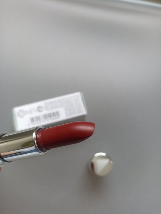 Prada lipstick помада прада # 56 червоне вино колір