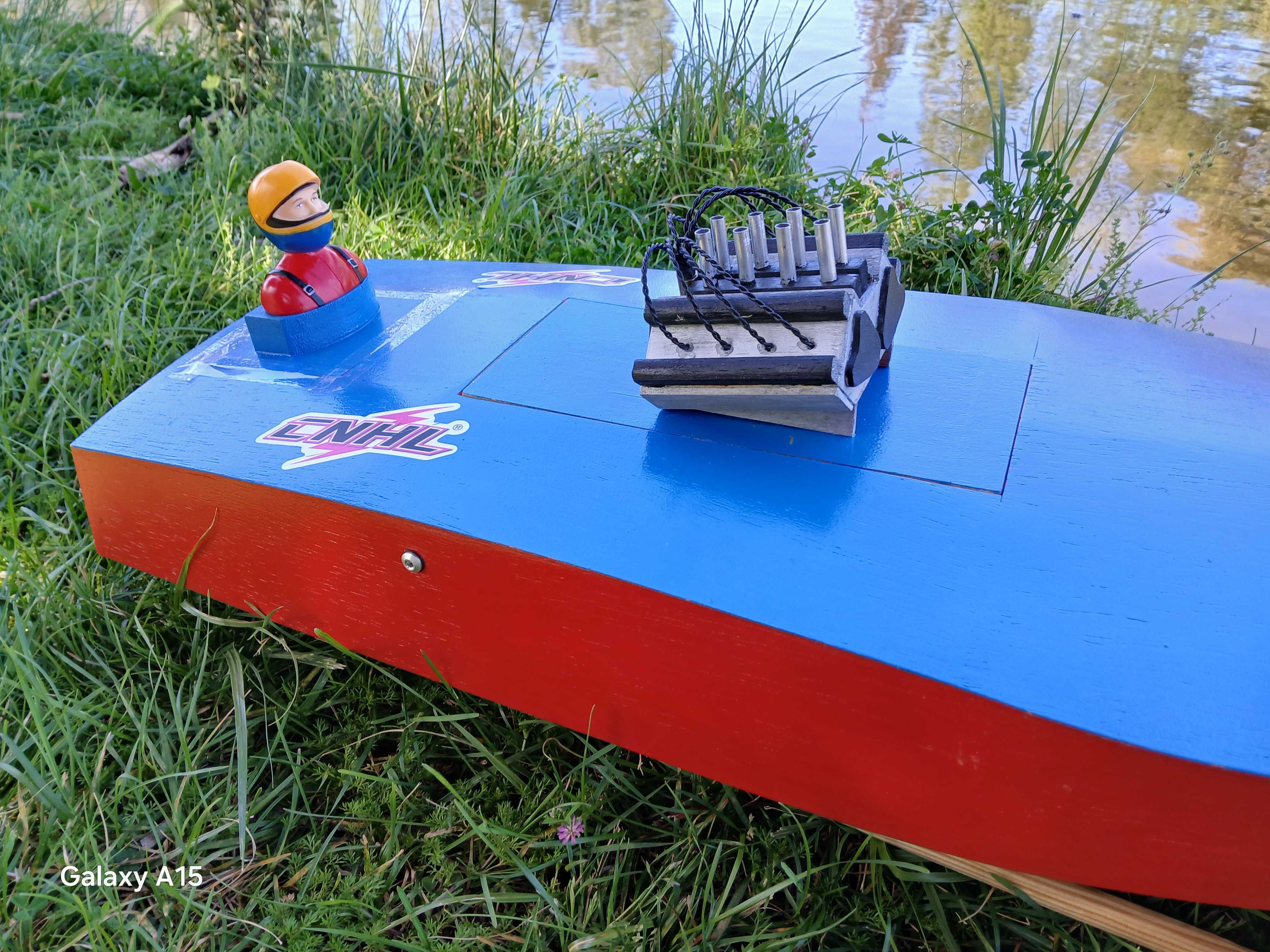 RC Barco de velocidade  CRACKERBOX