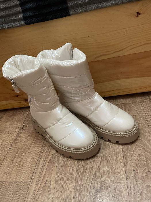 Зимове жіноче взуття