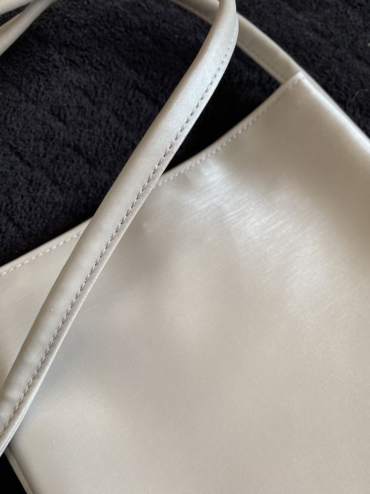 Torebka damska srebrna nowa Givenchy
