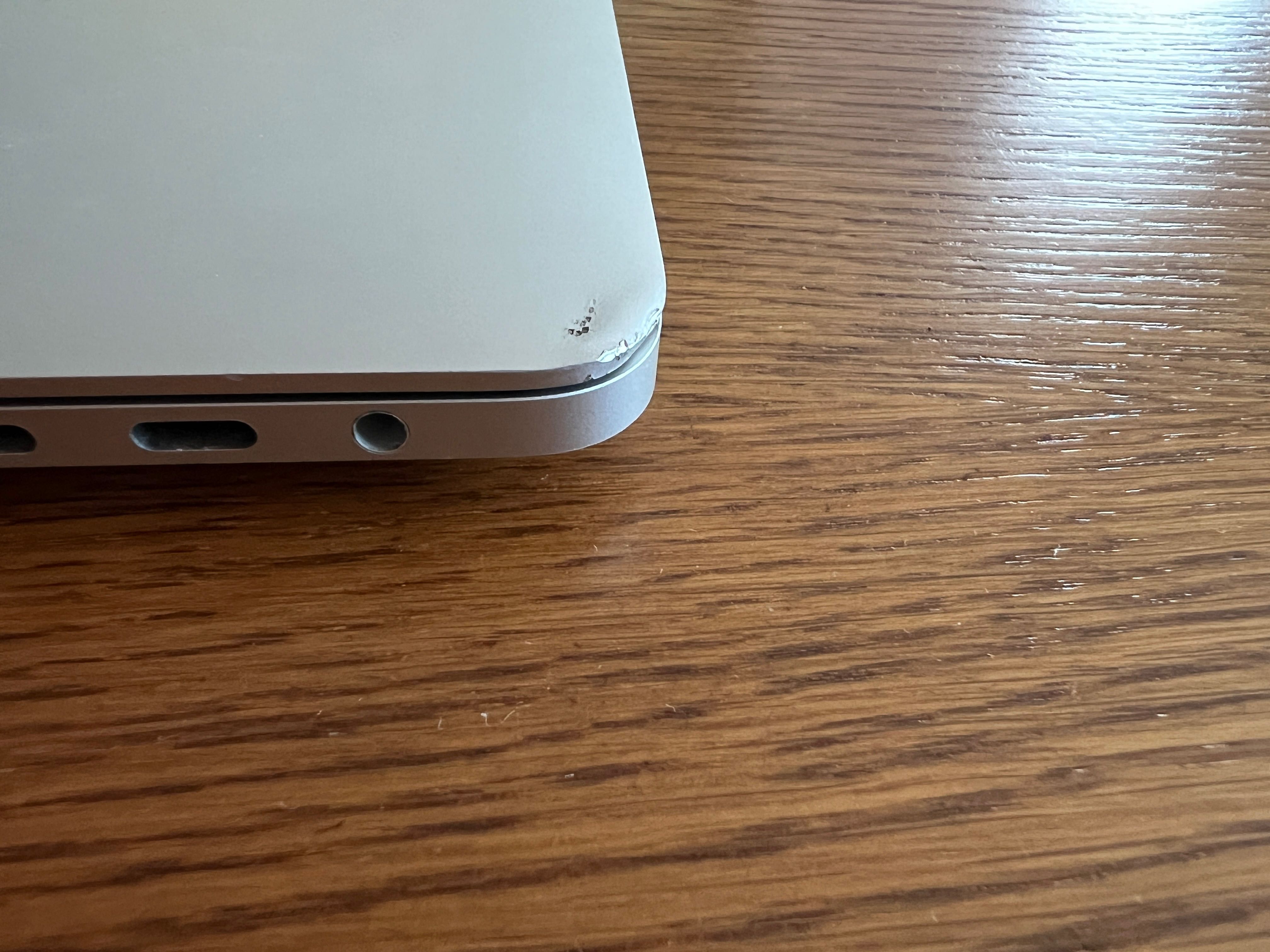MacBook Pro 15,4" Srebrny 2017r. / 16GB / 512GB / A1707 / wada matrycy