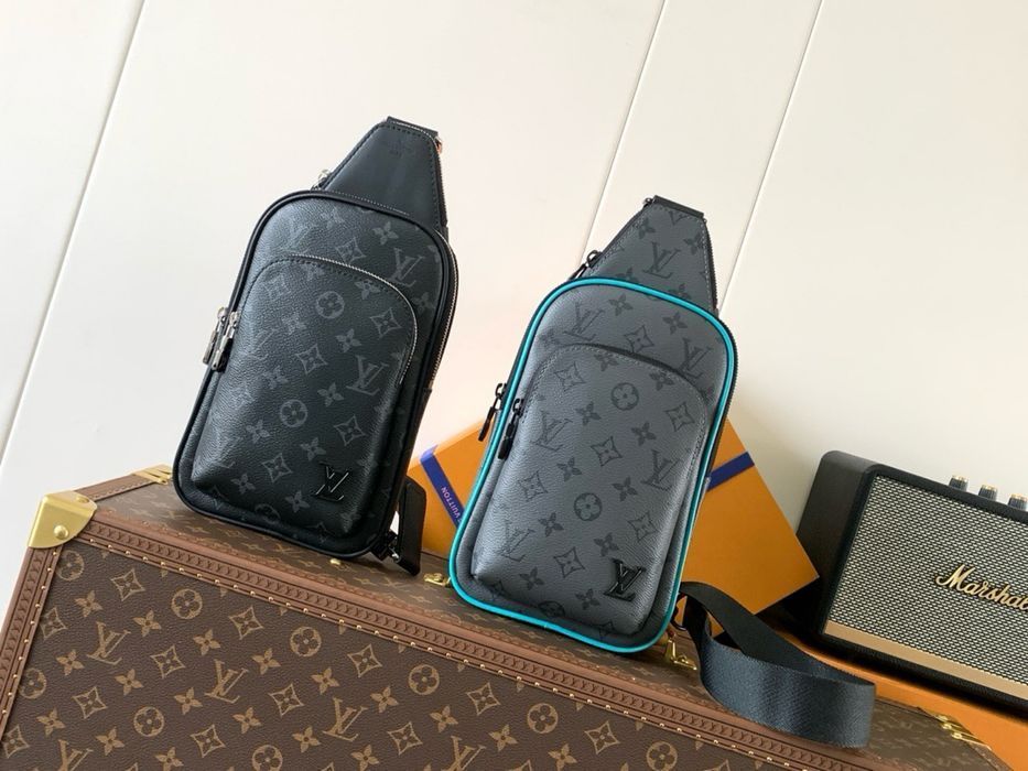 LOUIS VUITTON AVENUE сумка мужская серая с голубой обводкой голубая