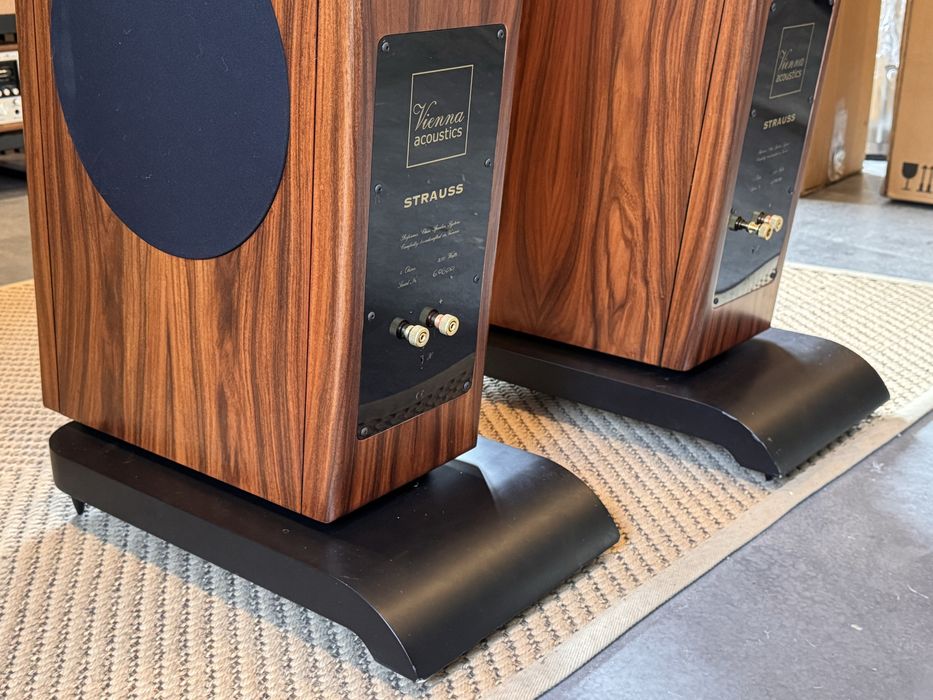 Vienna Acoustics Strauss kolumny podlogowe Austriackie