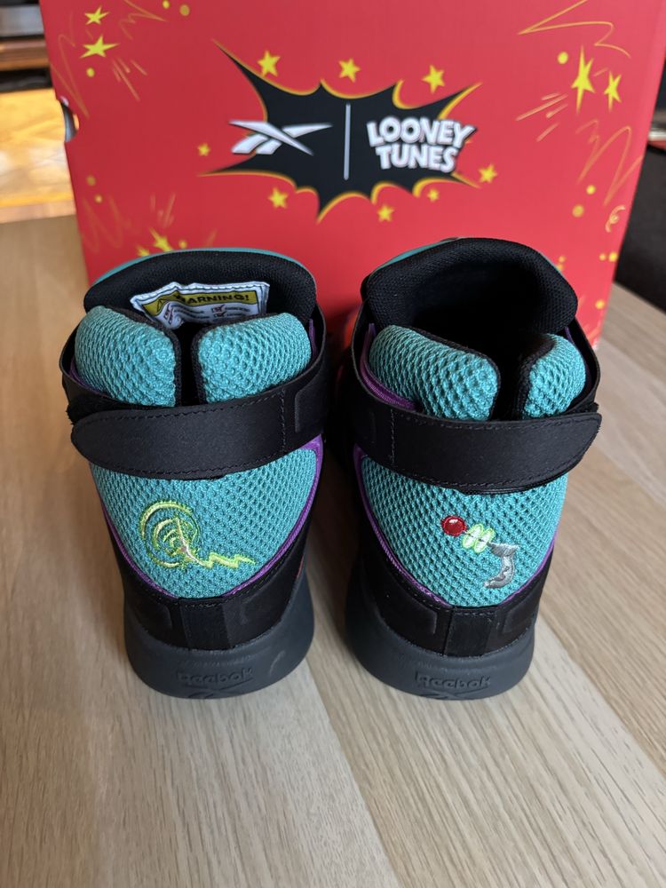 reebok looney tunes instapump fury zone