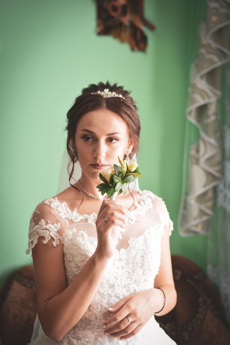 Весільна сукня..