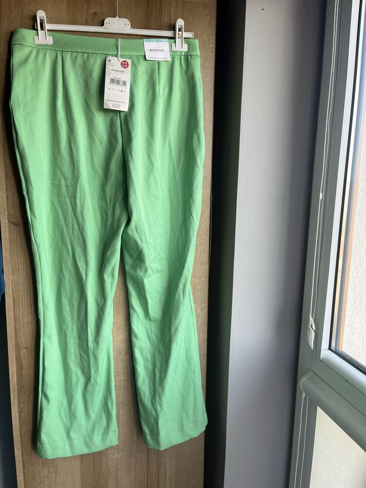 Jasnozielone spodnie Sinsay Bootcut