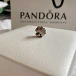 Contas Amor e Baci para pulseira Pandora