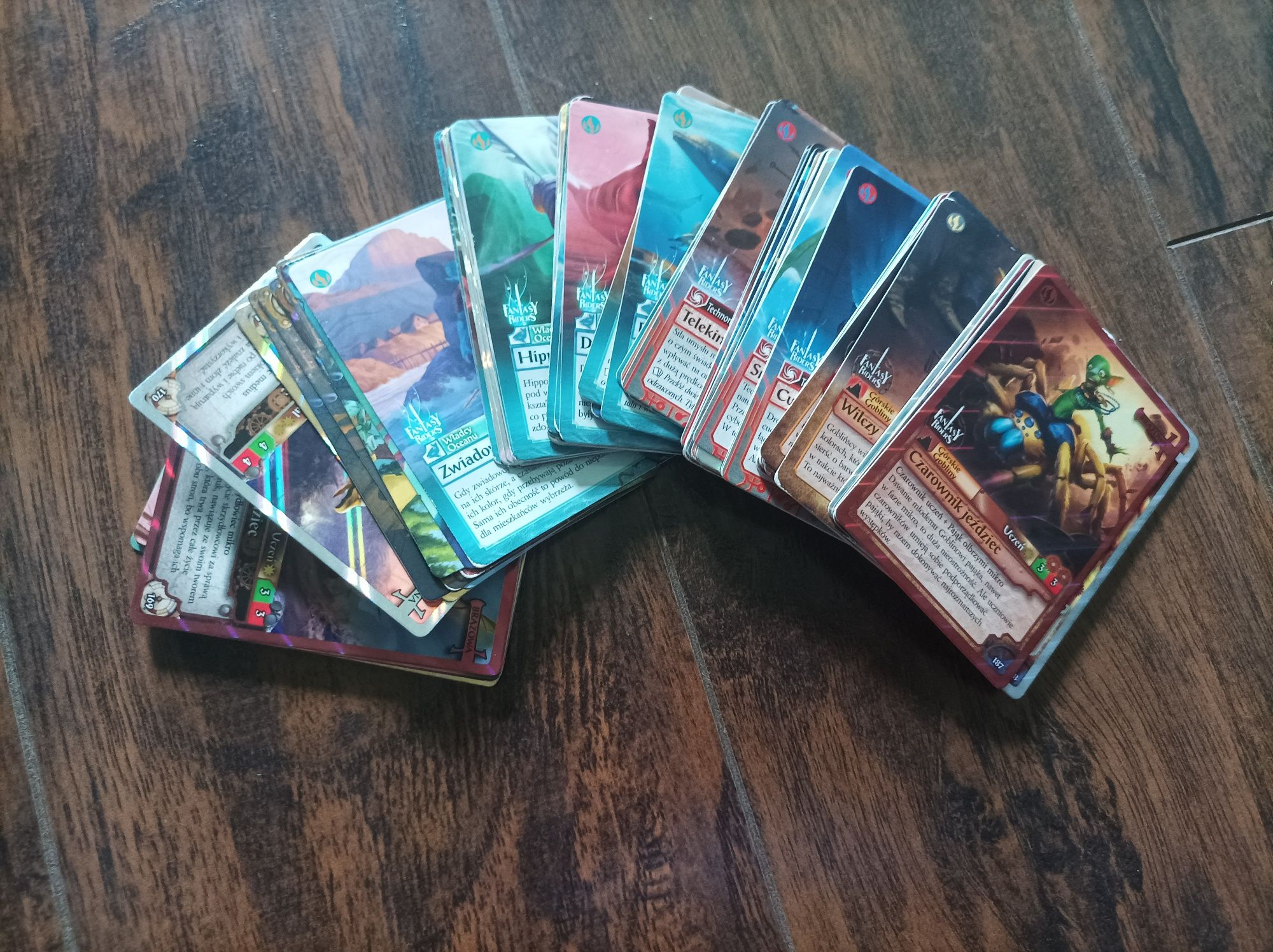 Karty Fantasy Riders, 100 sztuk + album kolekcjonerski. Bez powtórek.