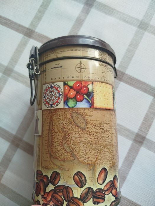 Puszka na kawę zamykana retro mapa  600 ml