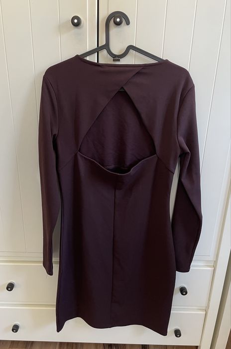 Sukienka z odkrytymi plecami NOWA