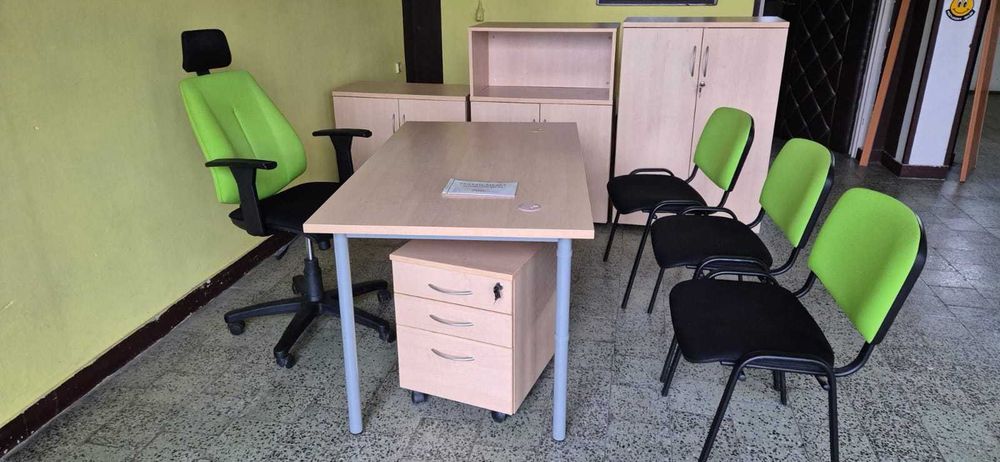 Meble biurowe zestaw biurko szafa komoda krzesła