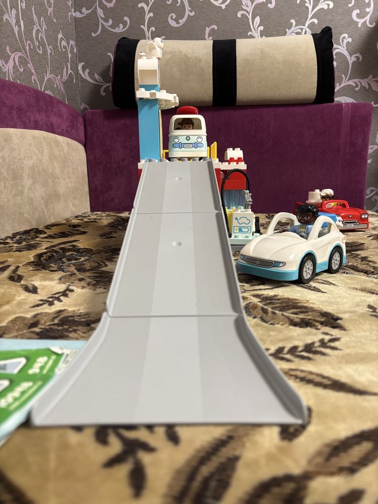 Lego duplo, 10948 гараж і автомийка