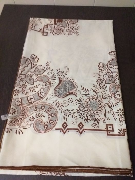 Toalha mesa 250x140,usada 1vez,fluída,seca rápido,veja zonasDIAS UTEIS