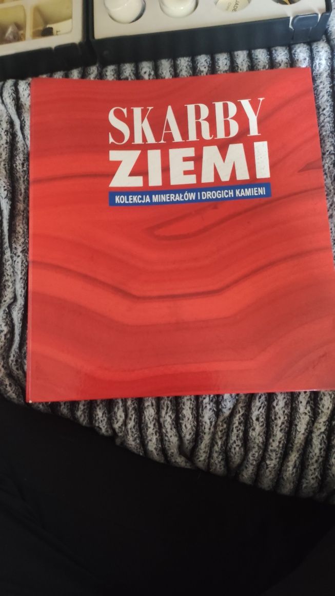 Skarby Ziemi kolekcja minerałów i drogich kamieni