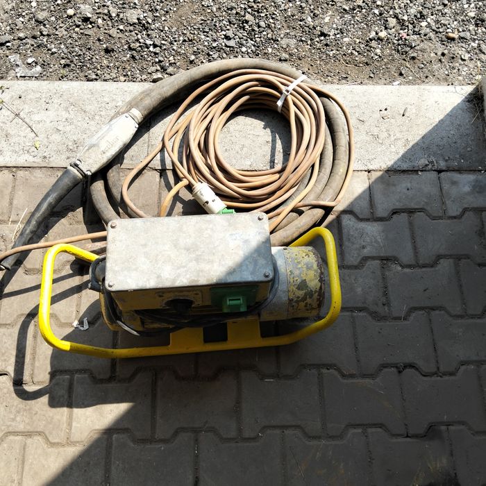 Wypożyczenie wibratora pogrążalnego i zagęszczone 90 kg