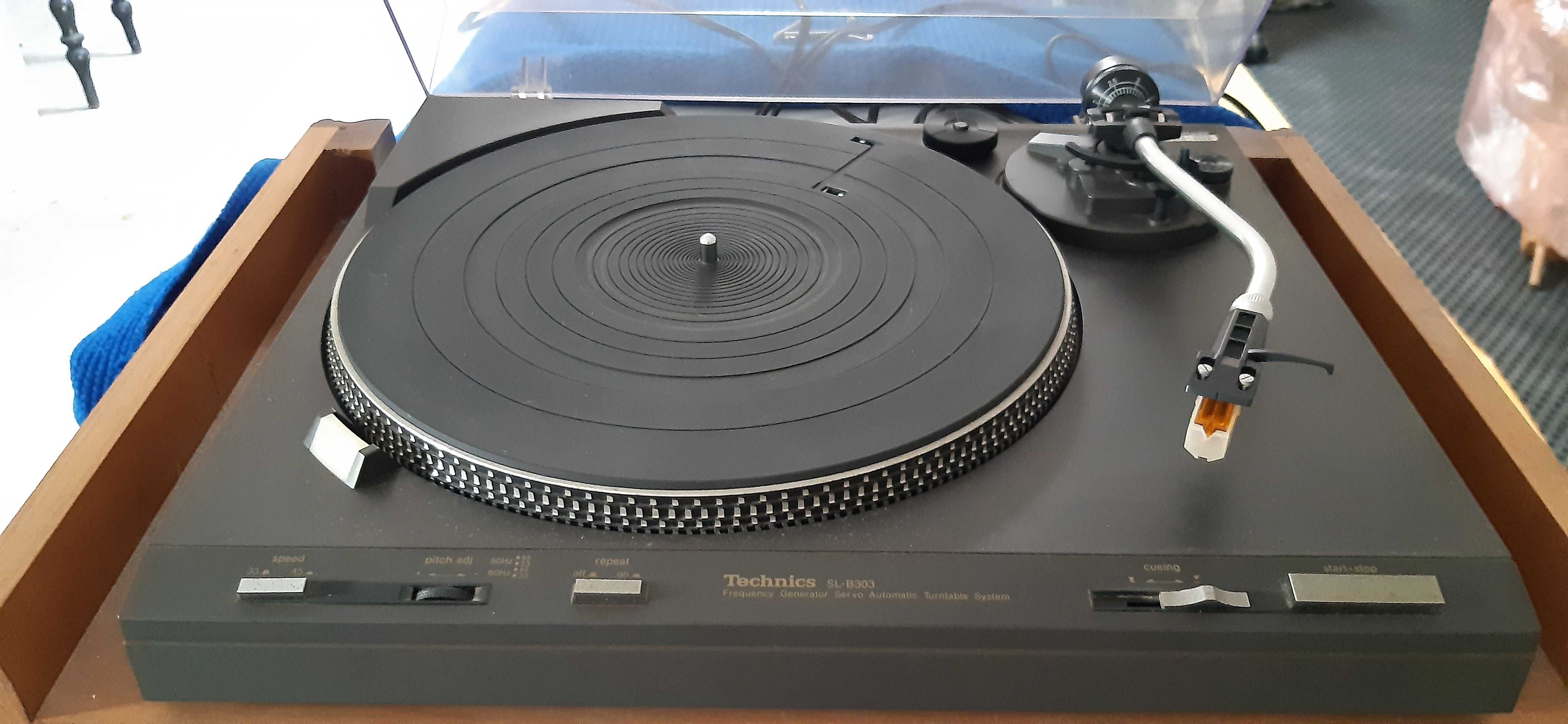 Gira-disco Technics SL-B303 Turntable System, opção de móvel