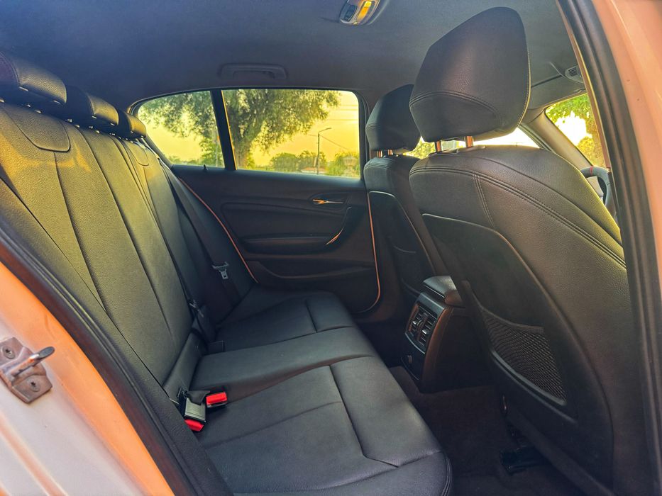 BMW 116d Sport Line - Desde 245€ Mês