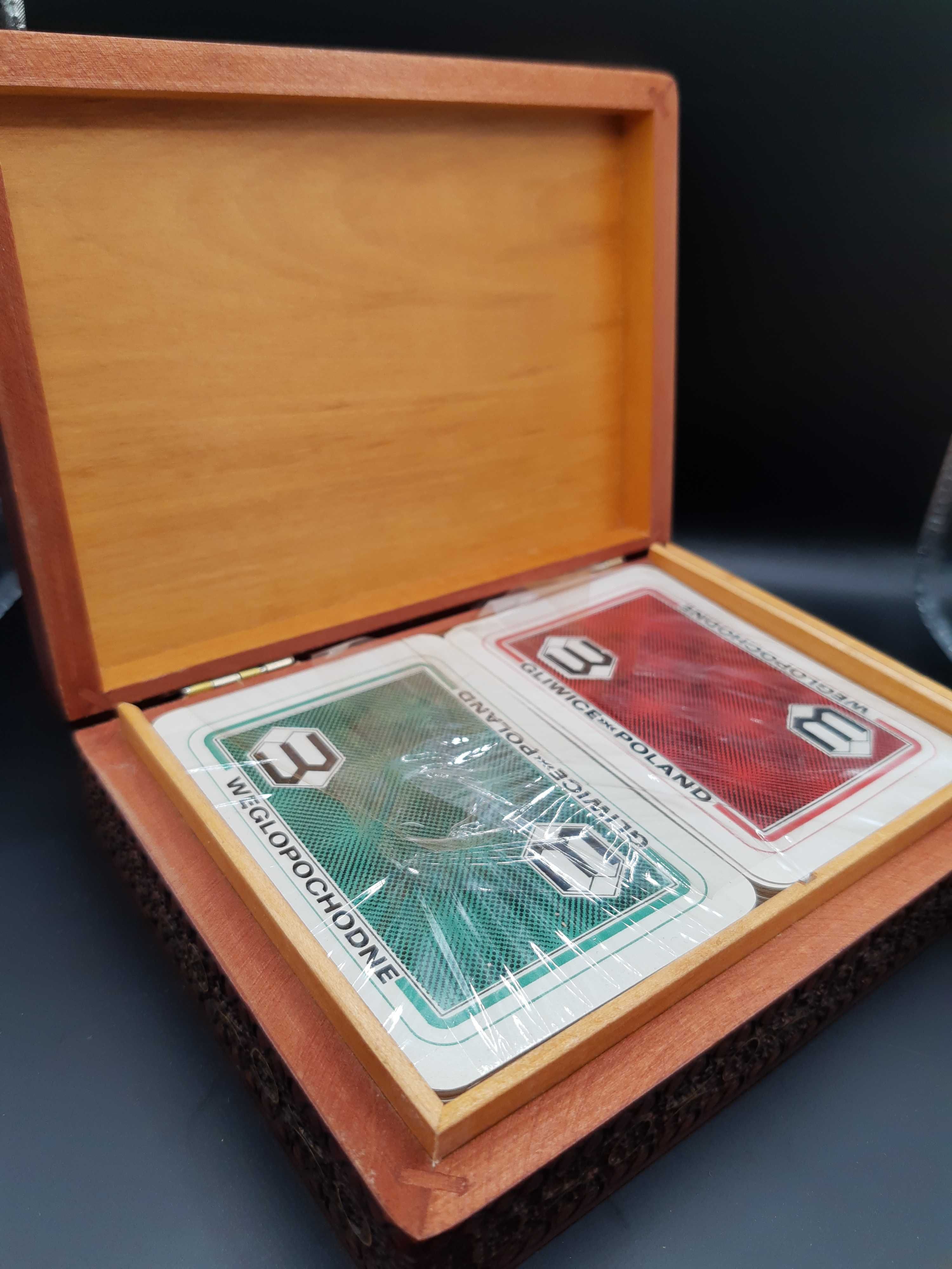 Kasetka drewniana na karty do gry Inkrustowana Wypalana PRL lata 70-te