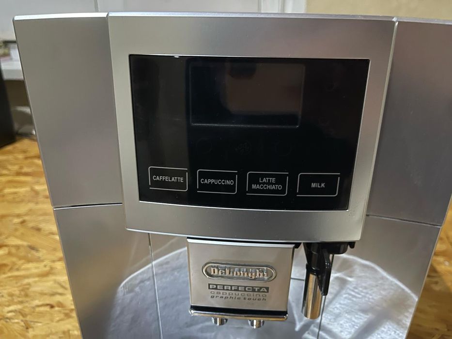 Кавомашинка Delonghi | В гарному стані