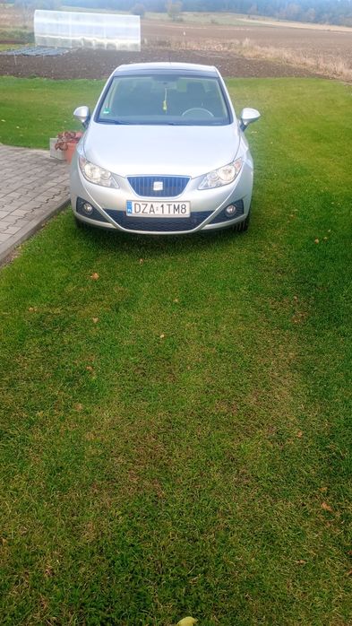 Witam sprzedam seata Ibizę.