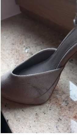 Eleganckie buty damskie zamszowe na słupku Next 38