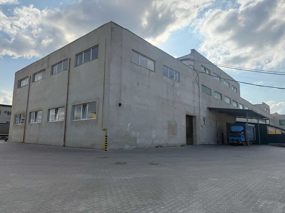 Світле виробниче приміщення з новим ремонтом очікує на свого орендаря