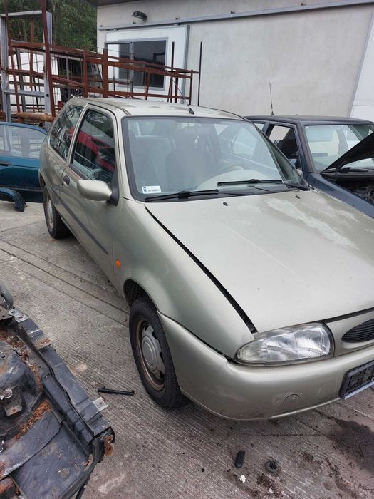 Posiadam czesci ford fiesta mk4   1.25  1998r