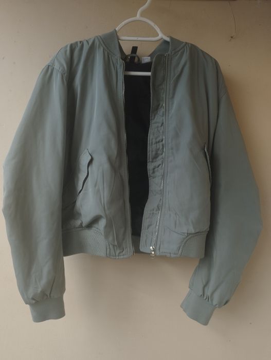 Бомбер h&m зелений