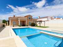 Moradia T6 com Piscina, em Almeirim