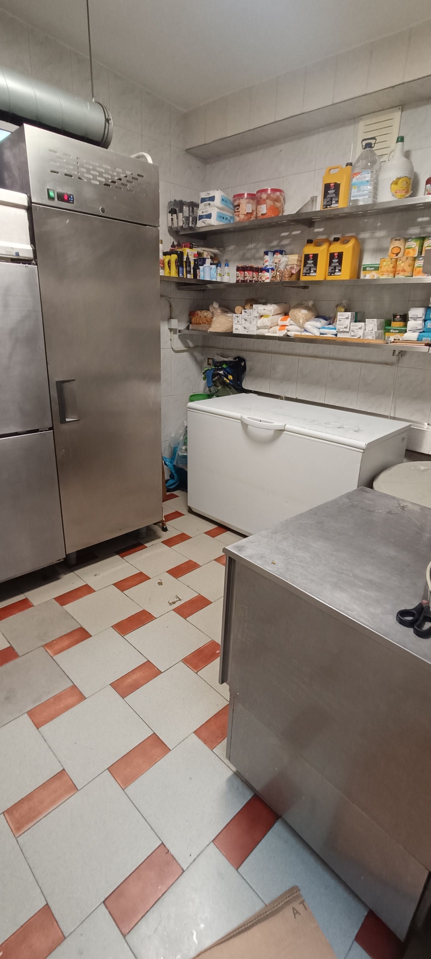 Trespassa-se restaurante em Alcobaça