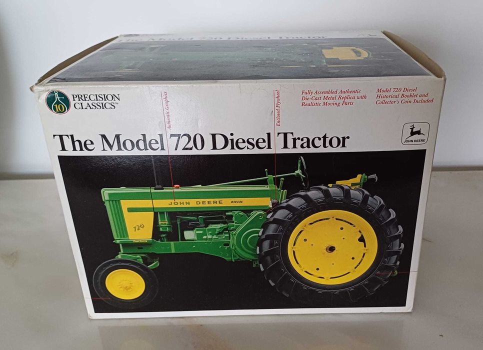 Miniatura The Model 720 Diesel Tractor John Deere Escala 1:16 RTL