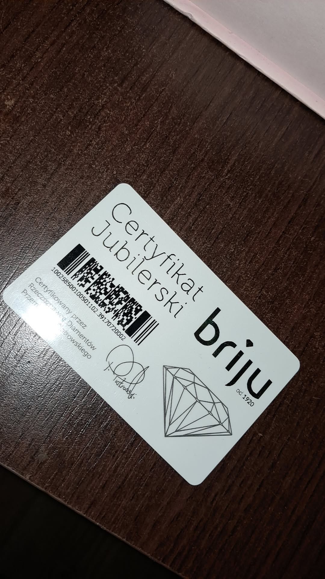 Pierścionek zaręczynowy briju