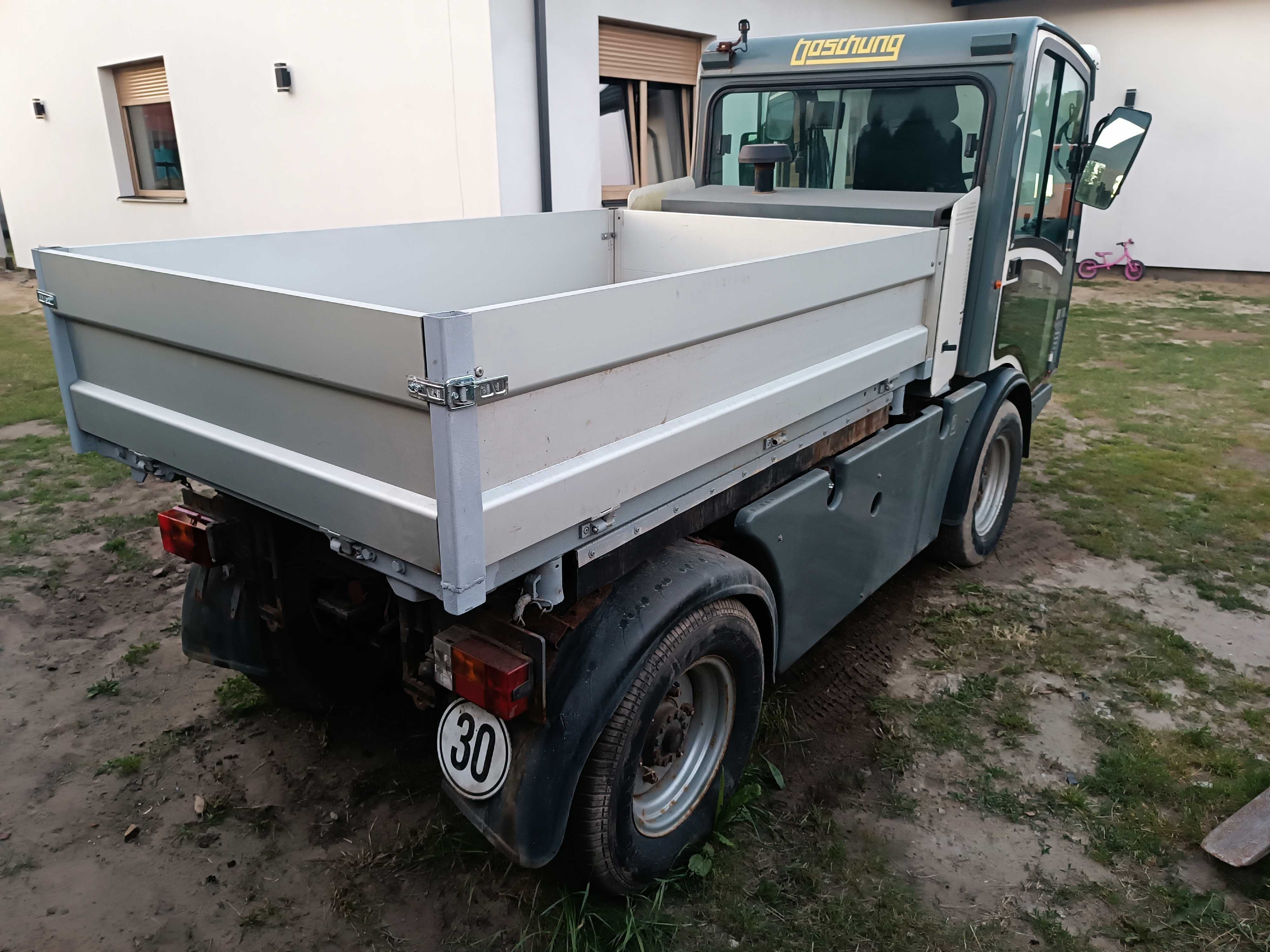 Multicar Boschung wywrotka 4x4 zestaw pług solarka Nido