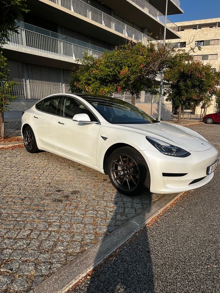 Tesla Model 3 Branco